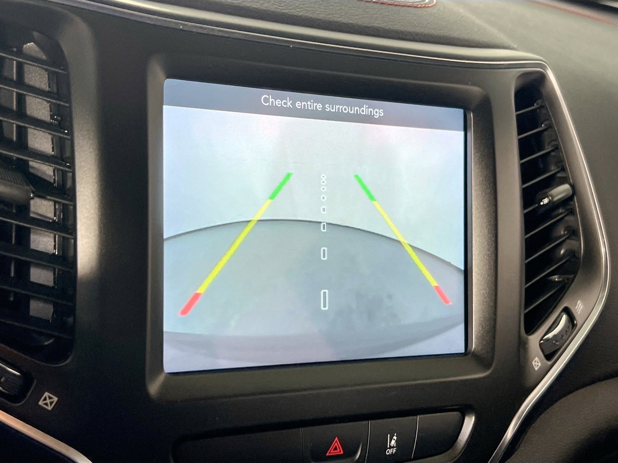 Used 2022 Jeep Cherokee Trailhawk image 13