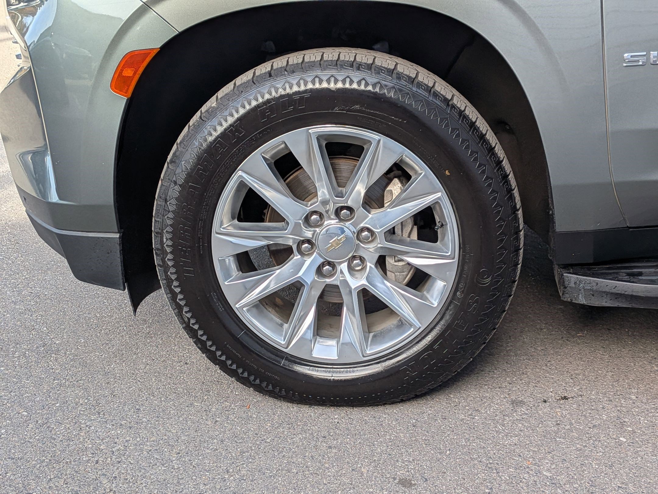 Used 2023 Chevrolet Suburban Premier image 11