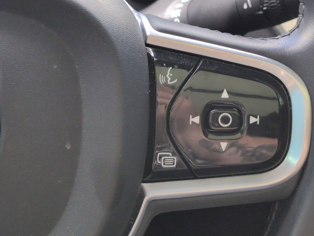Used 2022 Volvo XC60 B5 Inscription w/ Advanced Package image 18