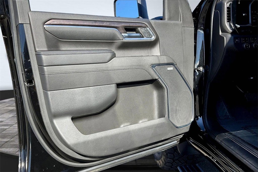 Used 2024 Chevrolet Silverado 2500 LTZ w/ LTZ Convenience Package image 24