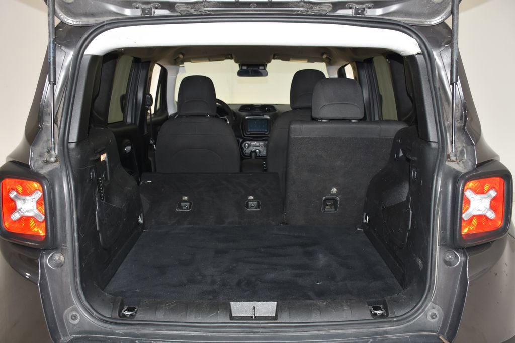 Used 2021 Jeep Renegade Latitude image 30