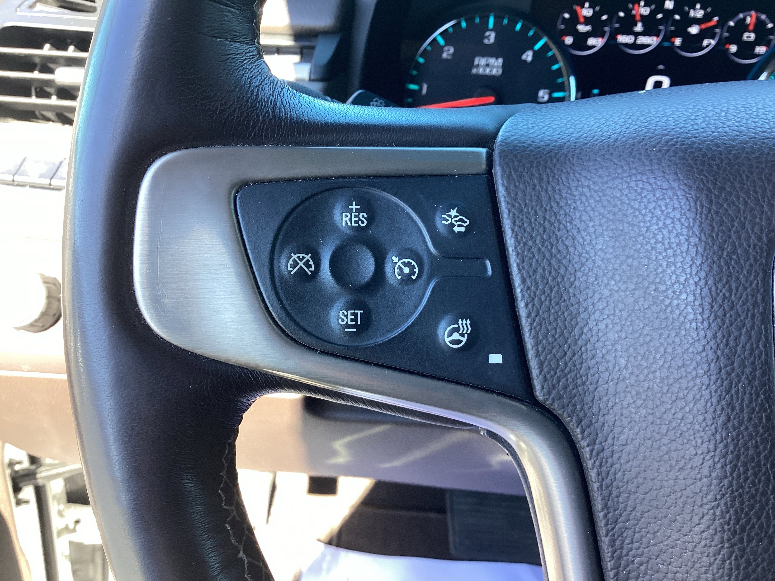 Used 2018 GMC Yukon Denali w/ Open Road Package image 16