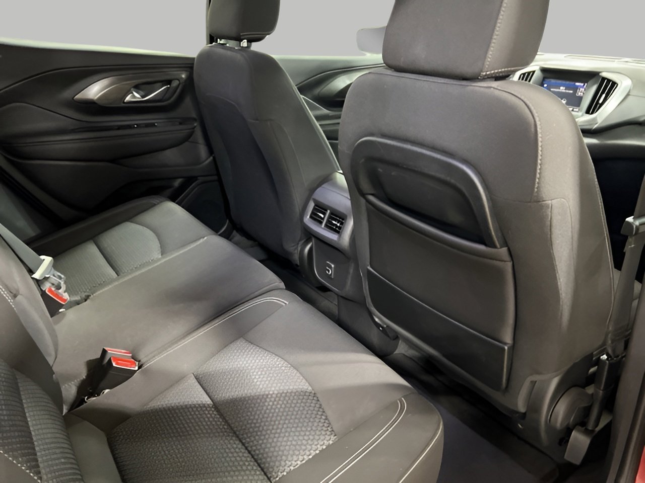 Used 2024 GMC Terrain SLE image 56