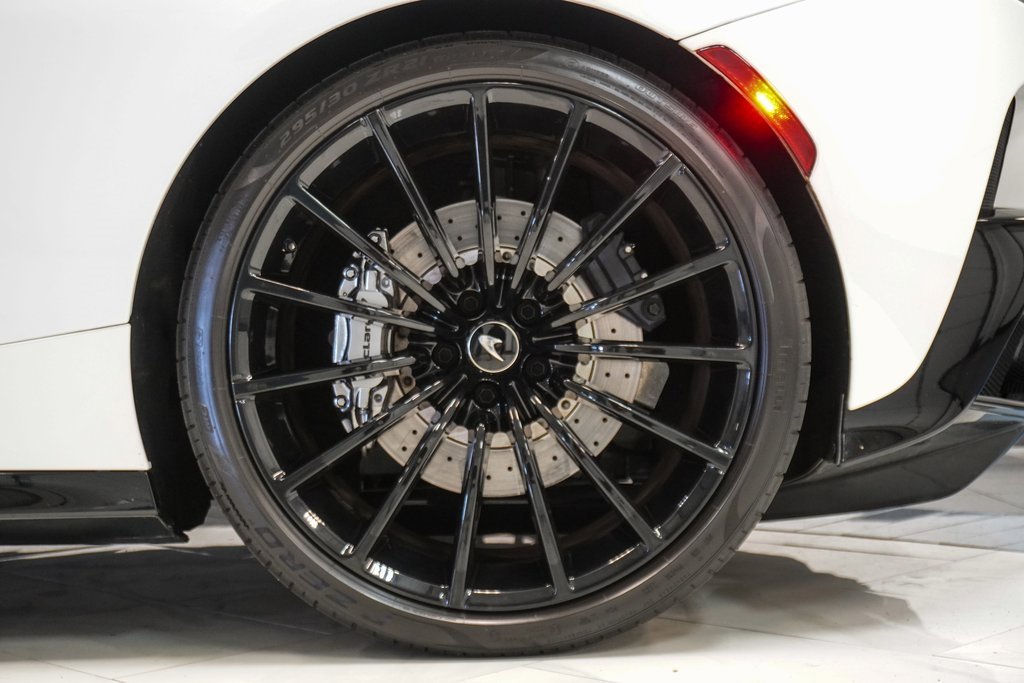 Used 2021 McLaren GT image 36