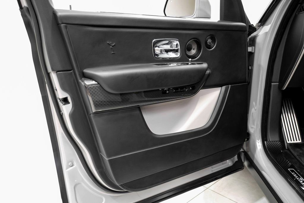 Used 2023 Rolls-Royce Cullinan Black Badge w/ Driver's Package image 52