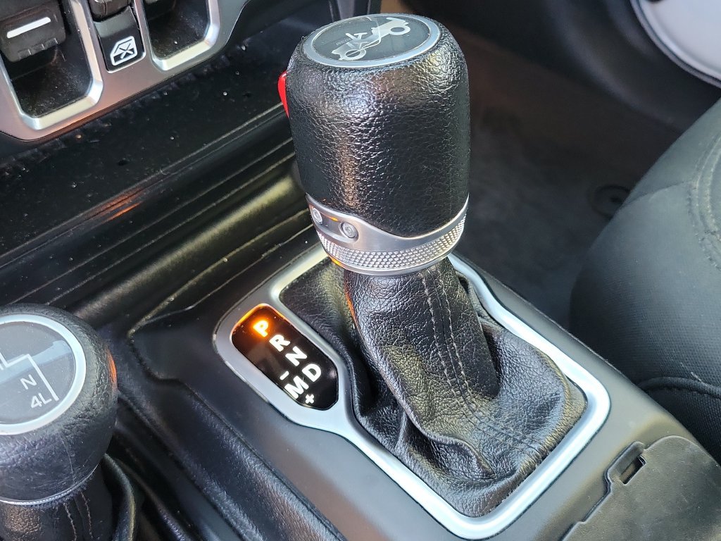 Used 2018 Jeep Wrangler Unlimited Sport S AWD/4WD image 31