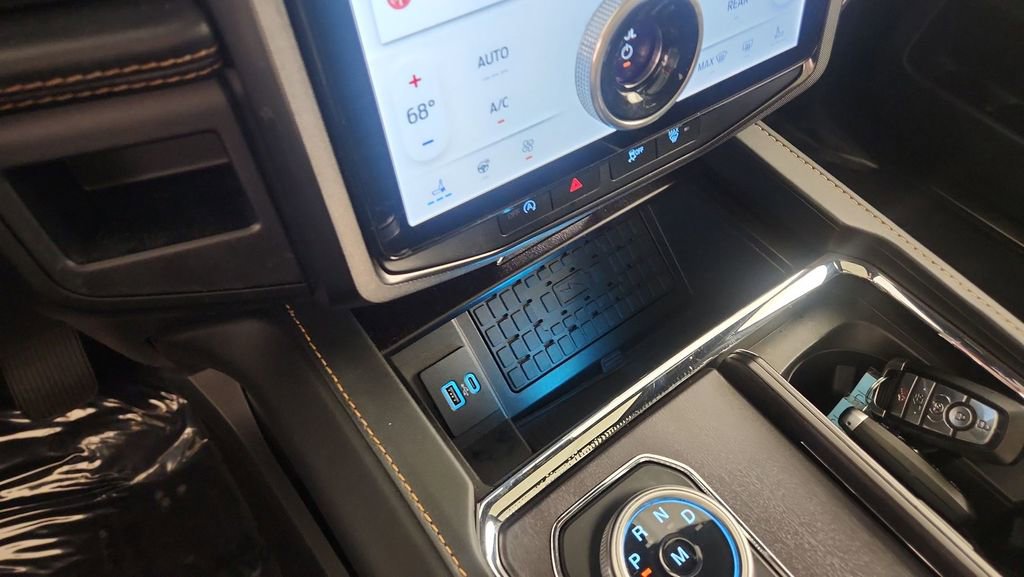 Used 2023 Ford Expedition Max Platinum image 17