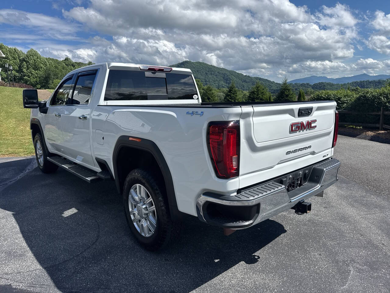 Used 2023 GMC Sierra 3500 SLT w/ SLT Convenience Package AWD/4WD image 7