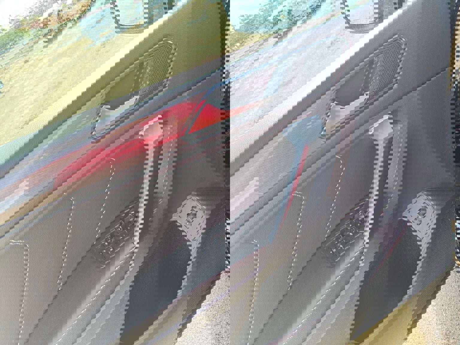 Used 2024 Volkswagen Tiguan SE image 11