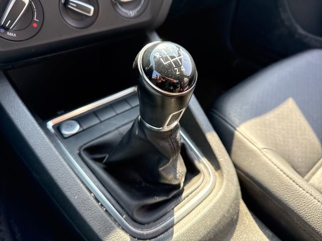 Used 2017 Volkswagen Jetta SE image 32