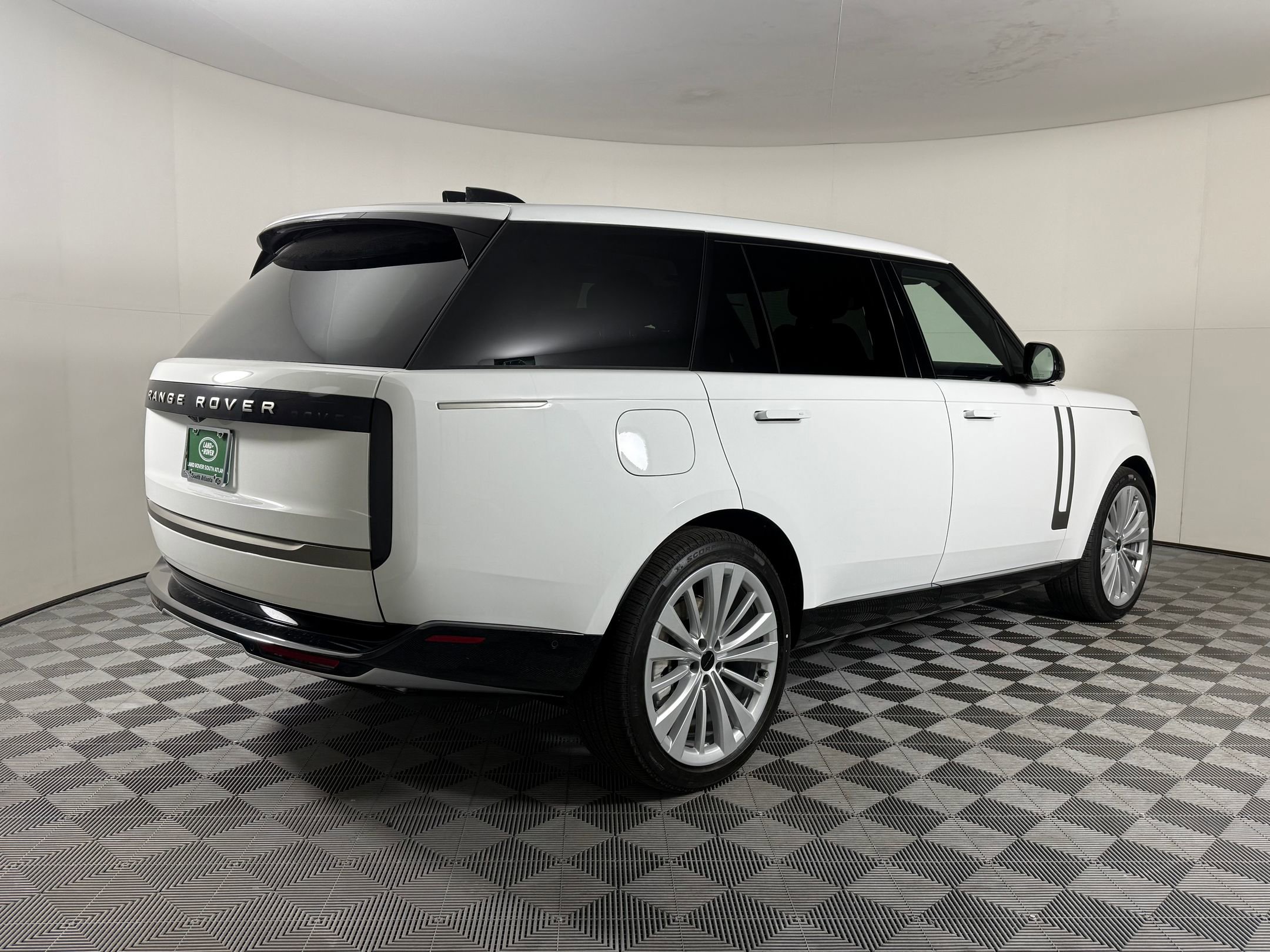 New 2026 Land Rover Range Rover Long Wheelbase SE image 7