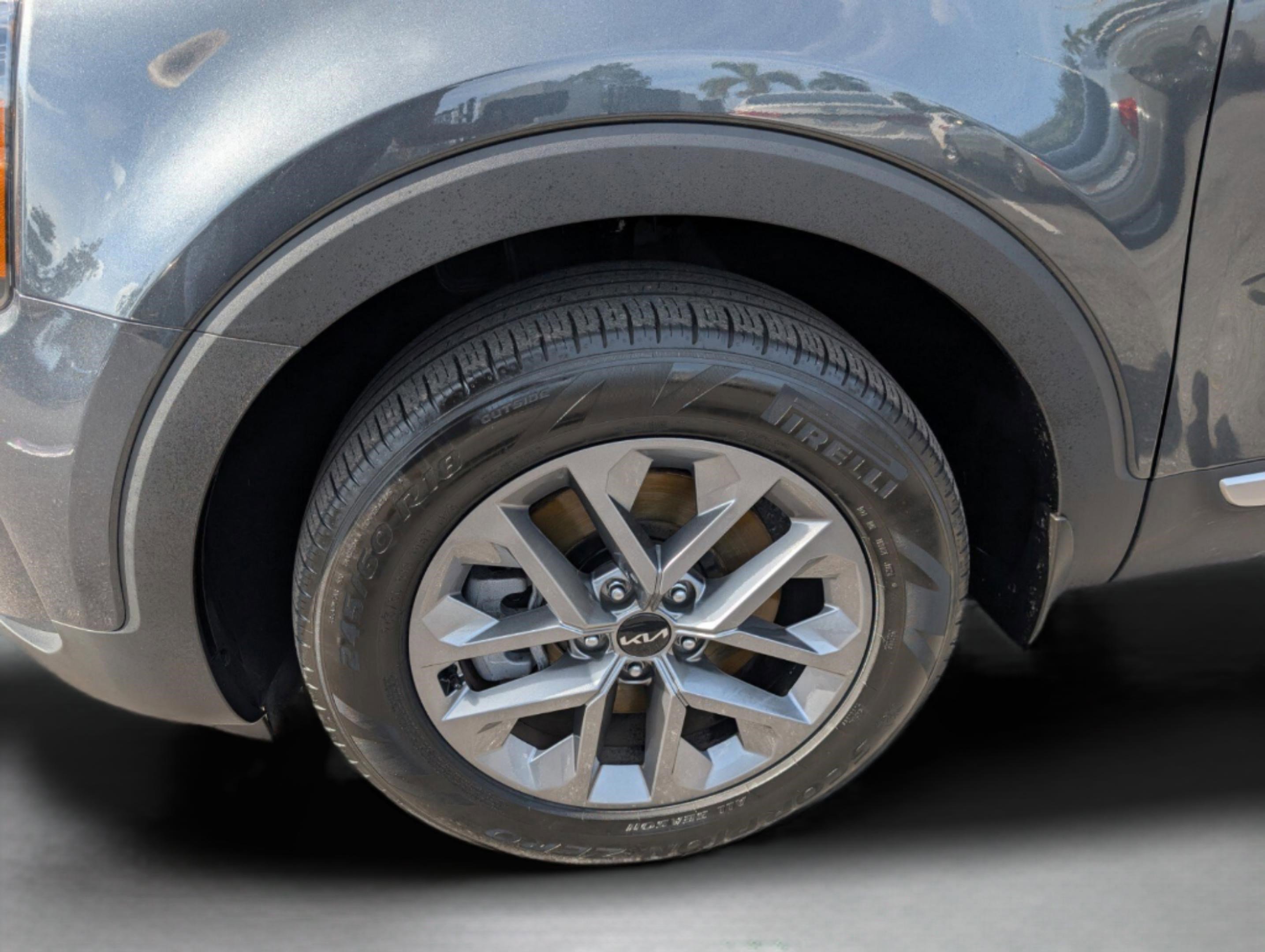 Certified 2024 Kia Telluride LX image 14