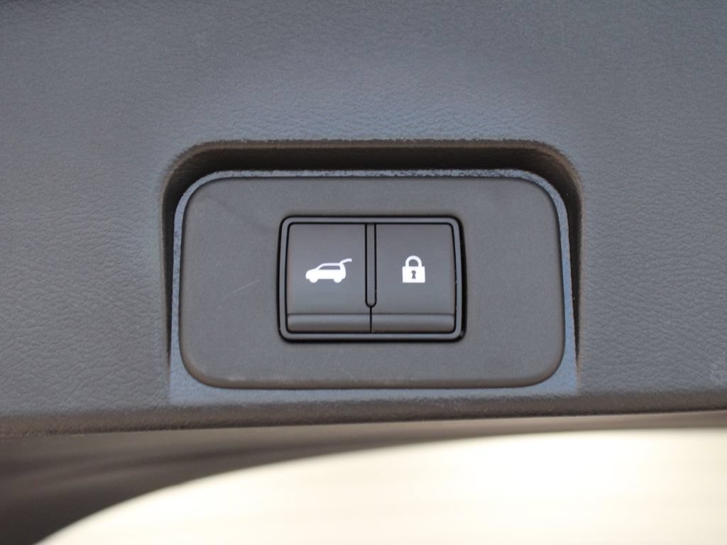 Used 2024 Nissan Rogue SV FWD image 32