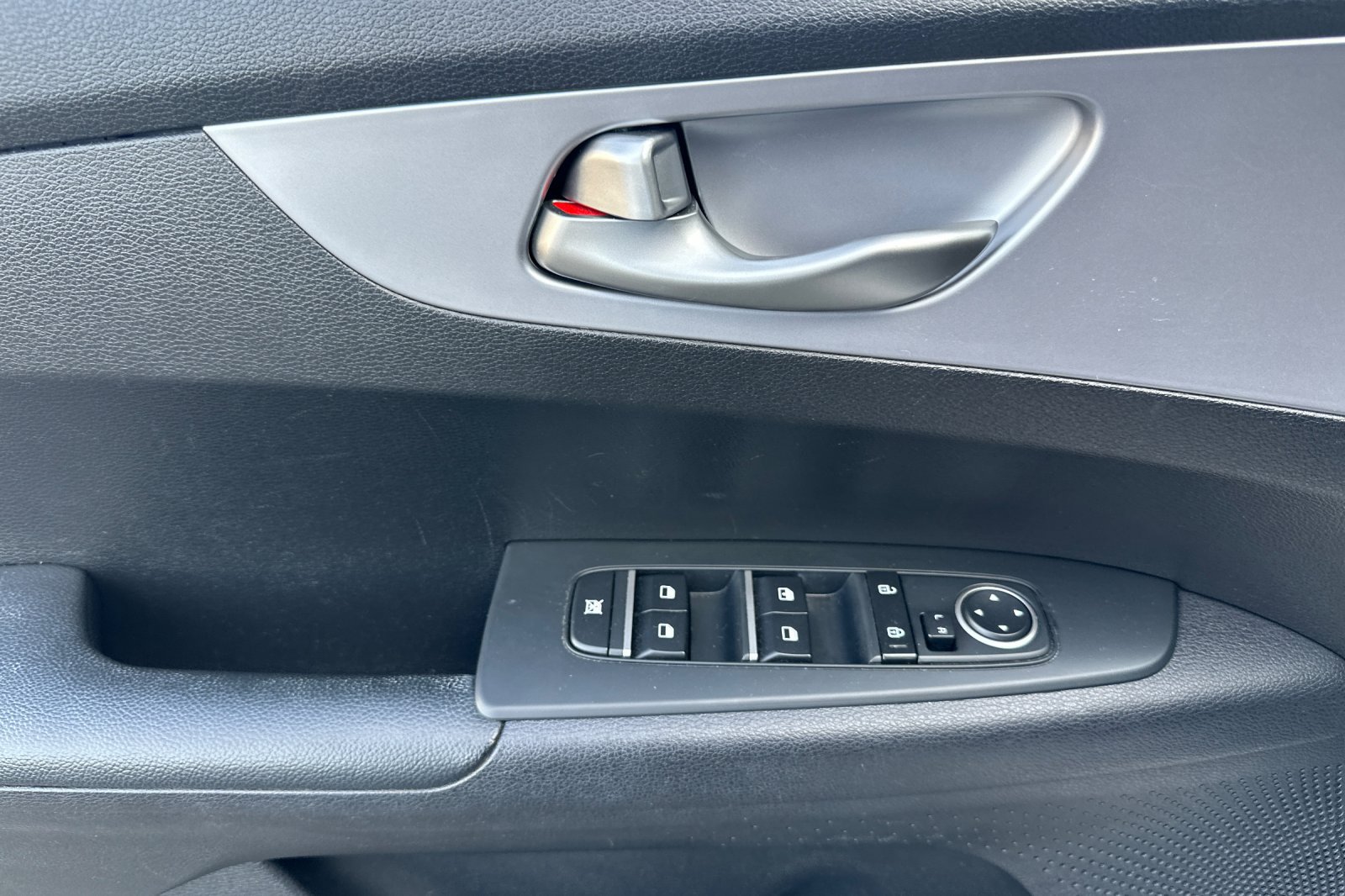 Used 2022 Kia Forte LXS FWD image 12