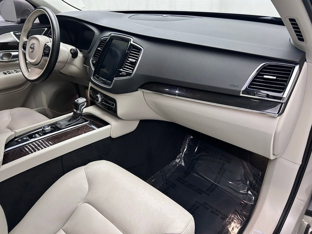 Used 2018 Volvo XC90 T6 Momentum w/ Convenience Package AWD/4WD image 20