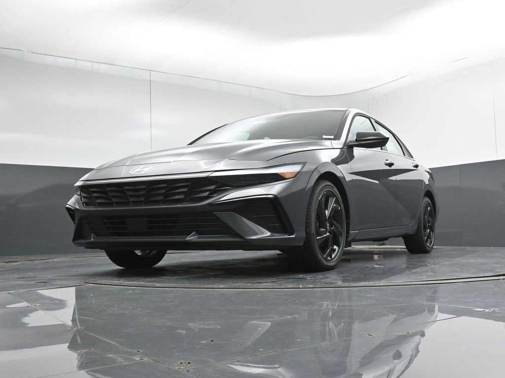 New 2026 Hyundai Elantra SEL Sport Premium FWD image 9