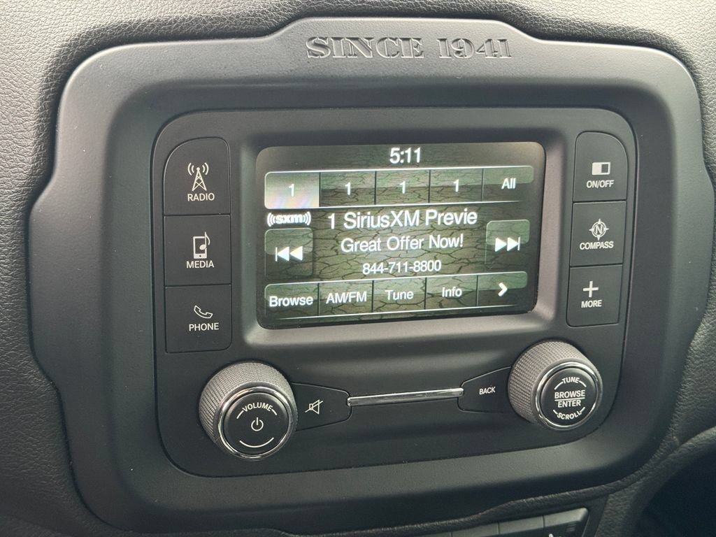 Used 2016 Jeep Renegade Latitude w/ Cold Weather Group FWD image 22