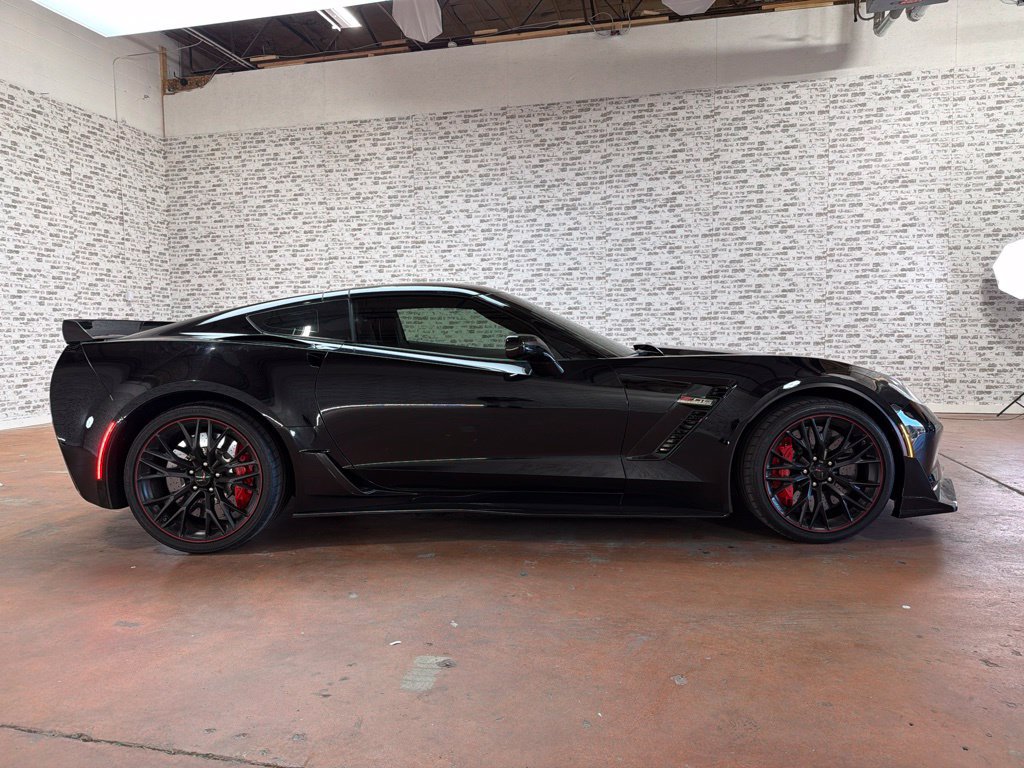 Used 2017 Chevrolet Corvette Z06 RWD image 8