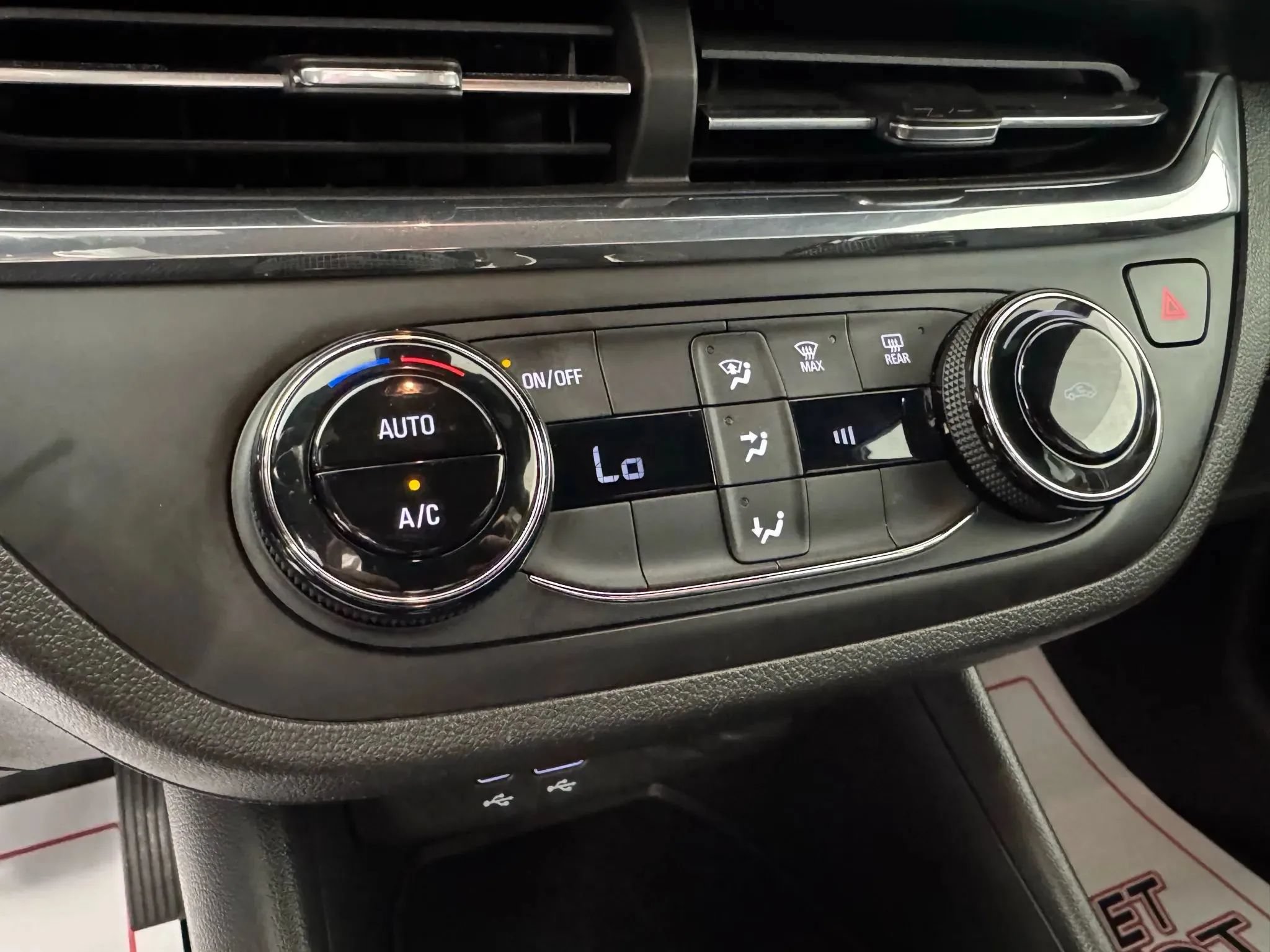 Used 2025 Buick Envista Preferred FWD image 21