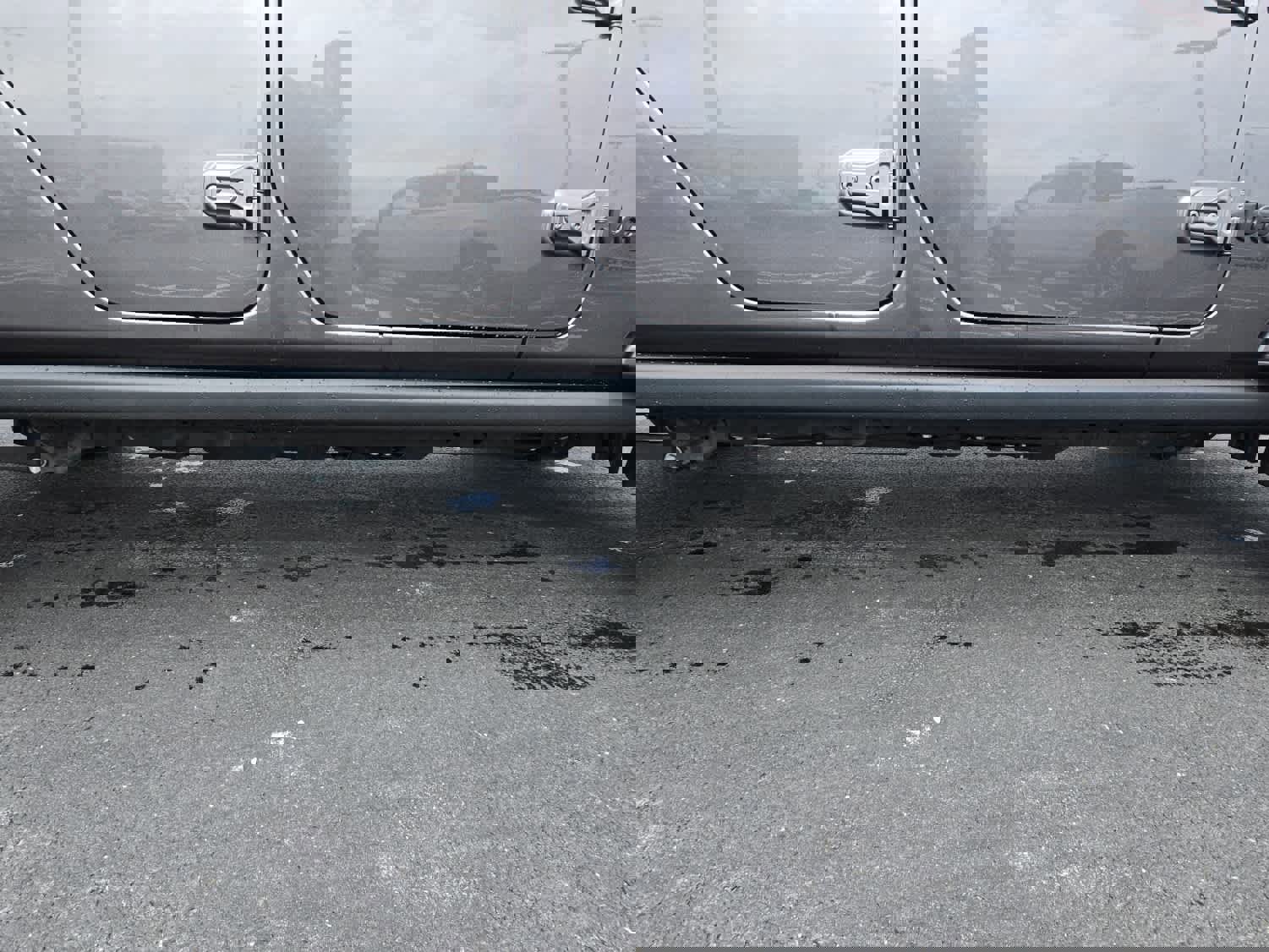 Used 2025 Jeep Gladiator Sport image 14