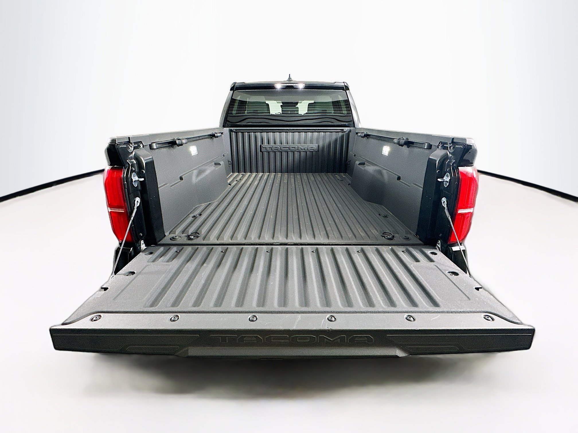 Used 2025 Toyota Tacoma SR5 image 29