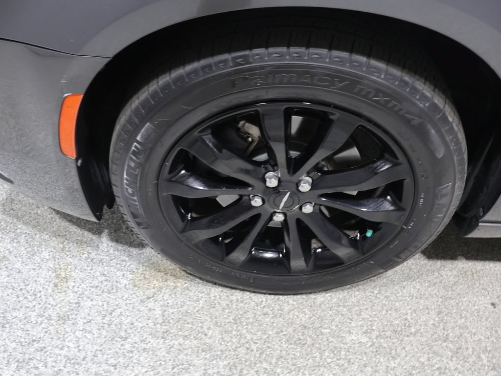Used 2016 Chrysler 300 C AWD/4WD image 8