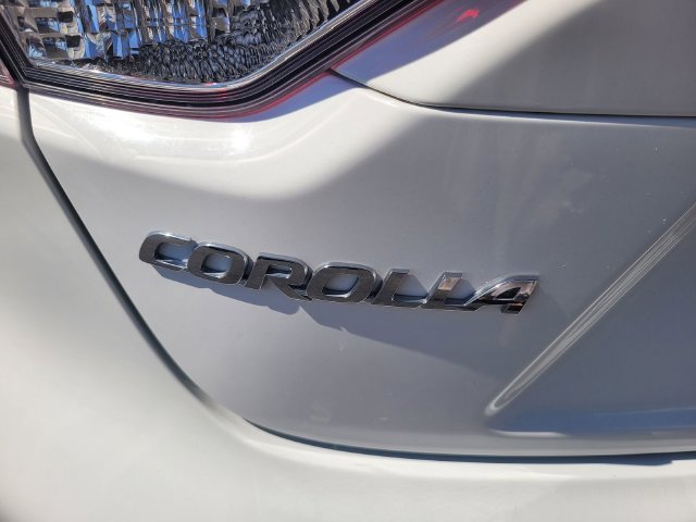 Used 2022 Toyota Corolla LE FWD image 10
