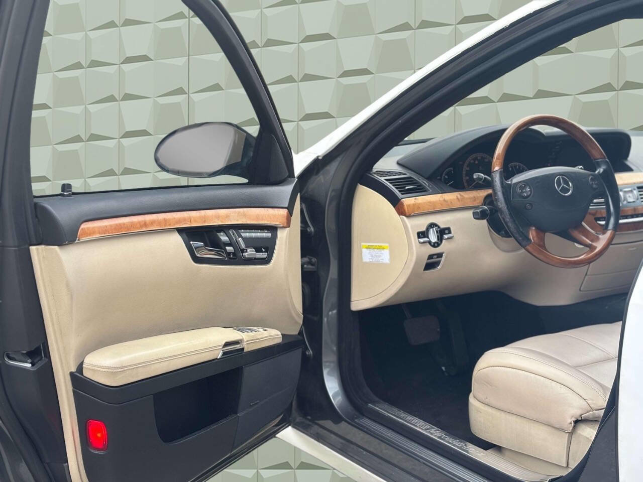 Used 2007 Mercedes-Benz S 550 image 12