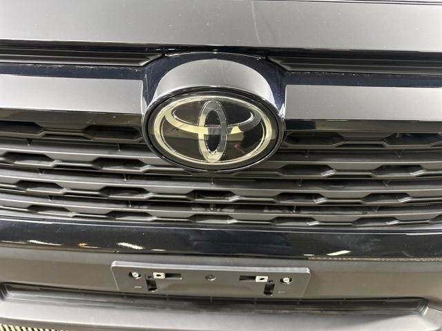 Used 2020 Toyota RAV4 XLE w/ Convenience Package image 9