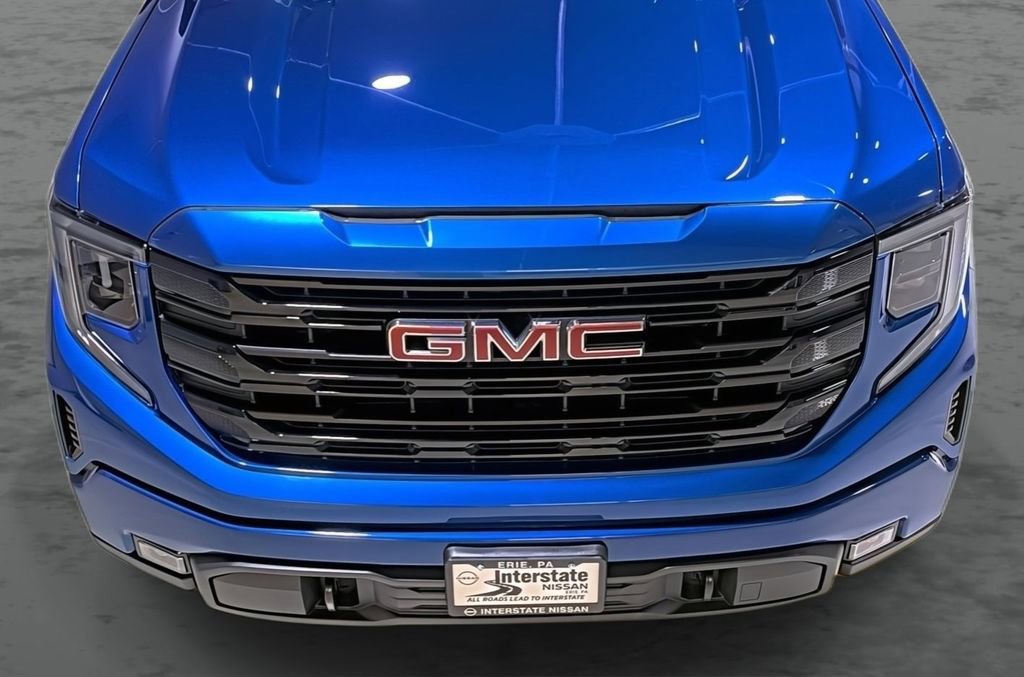 Used 2023 GMC Sierra 1500 Elevation w/ X31 Off-Road Package AWD/4WD image 16