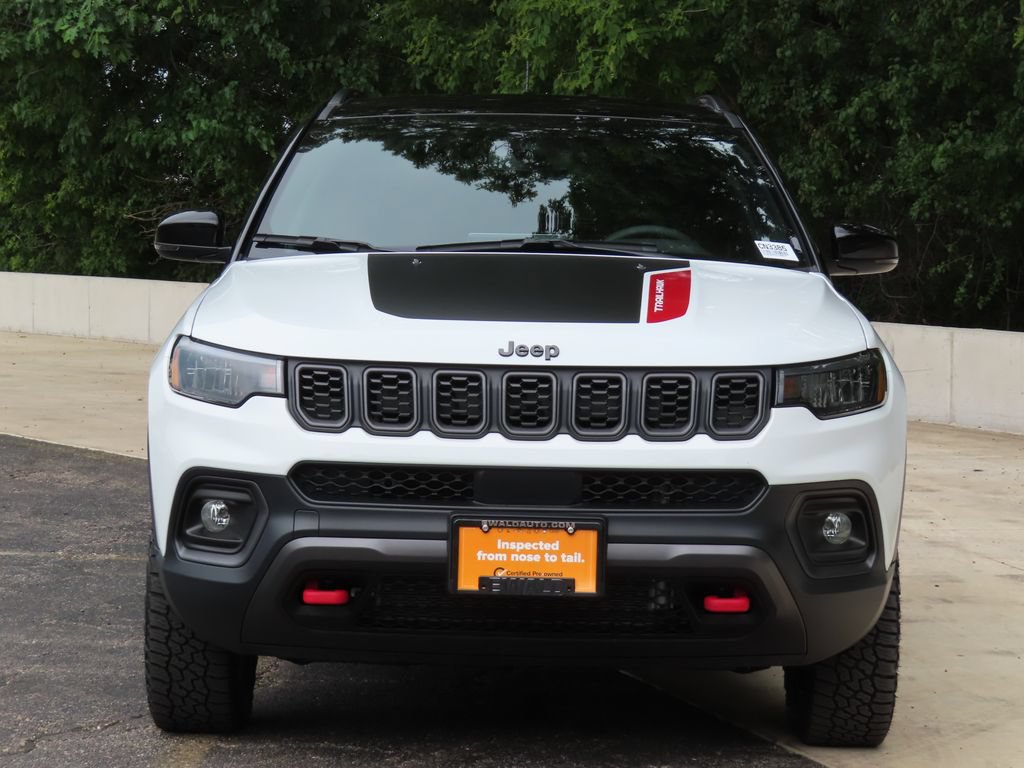 Certified 2025 Jeep Compass Trailhawk AWD/4WD image 13