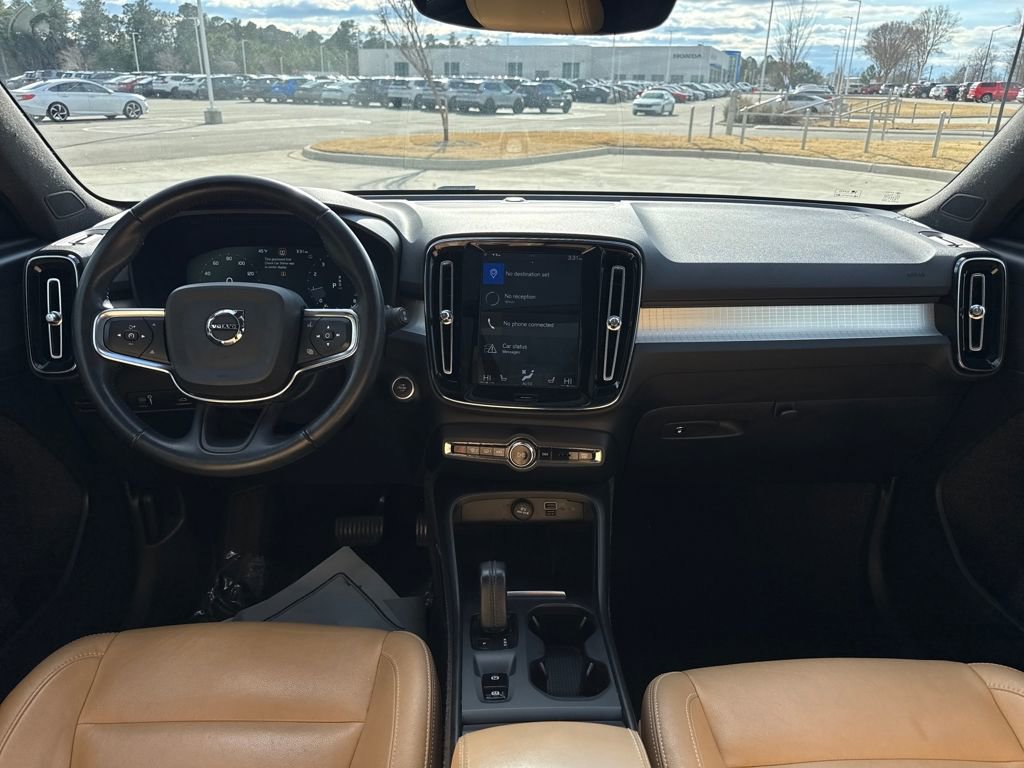 Used 2019 Volvo XC40 T5 Momentum image 16