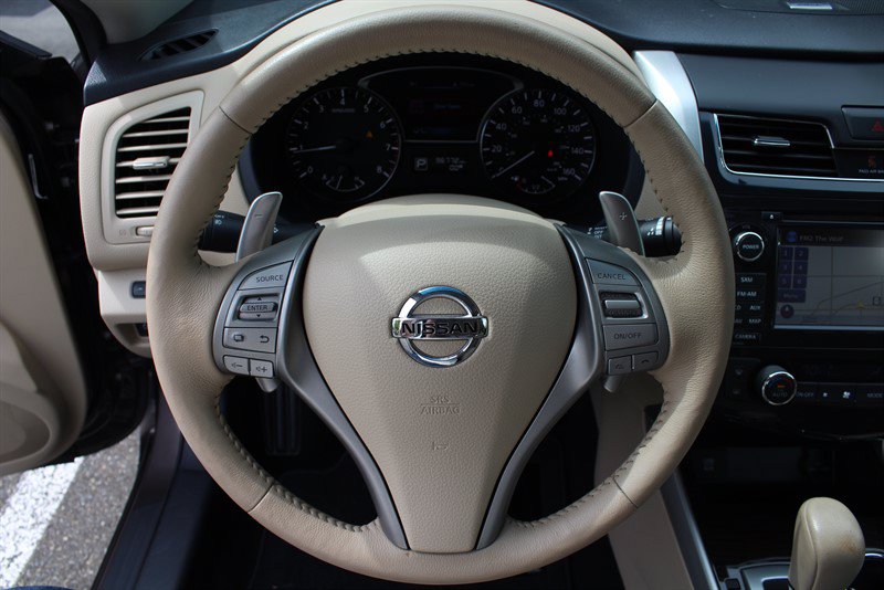 Used 2015 Nissan Altima 3.5 SL FWD image 16