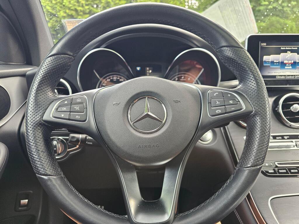 Used 2019 Mercedes-Benz GLC 300 4MATIC image 26