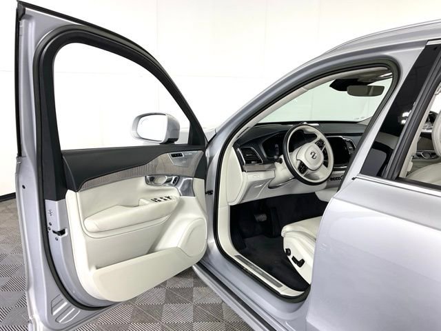 Used 2023 Volvo XC90 T8 Ultimate image 28