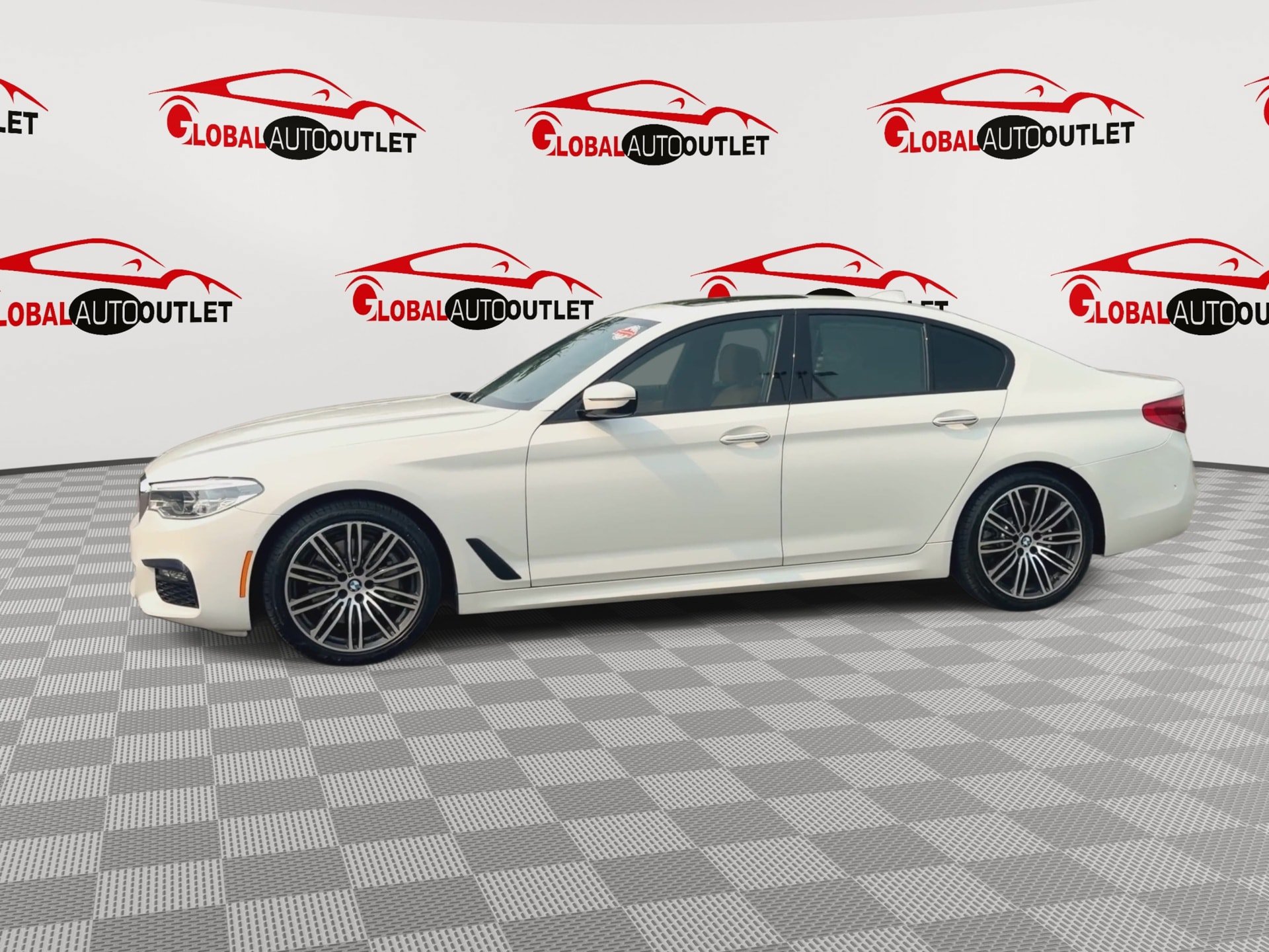 Used 2018 BMW 530i xDrive w/ M Sport Package AWD/4WD image 5