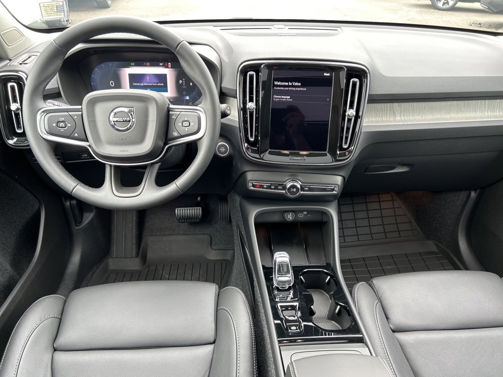 New 2025 Volvo XC40 B5 Ultra w/ Protection Package Premier image 5