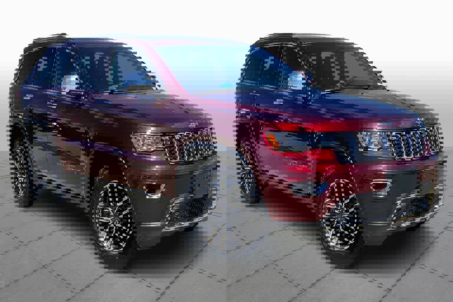 Used 2019 Jeep Grand Cherokee Limited image 2