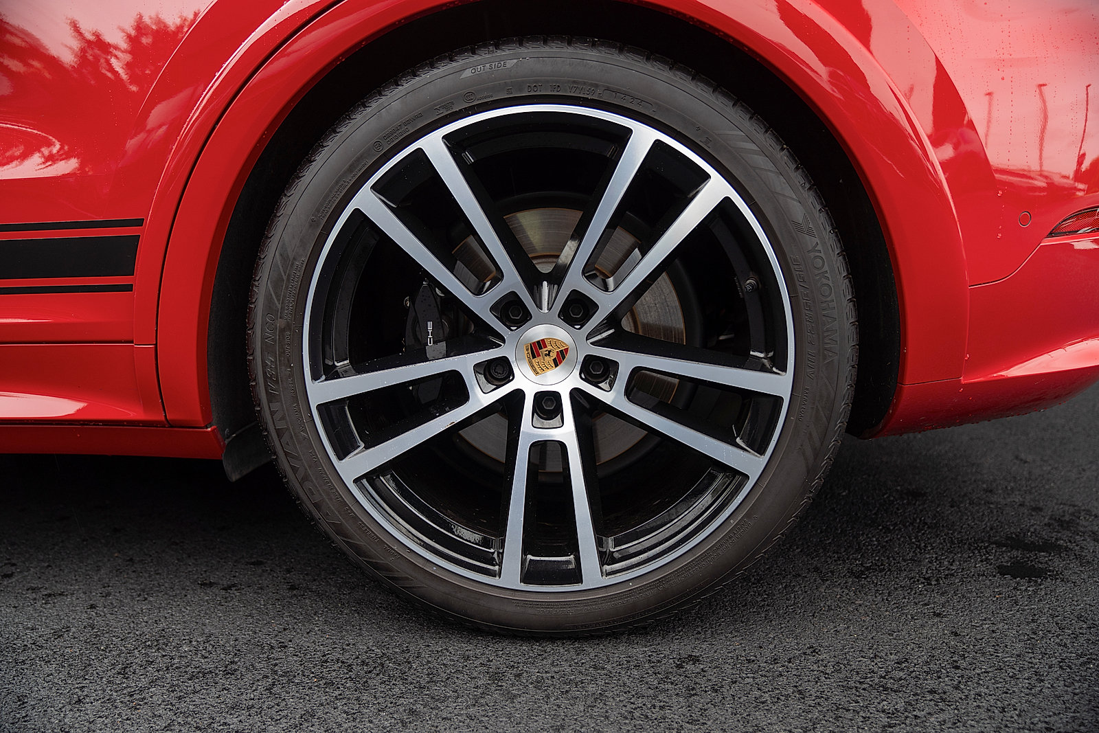 Used 2025 Porsche Cayenne GTS AWD/4WD image 28