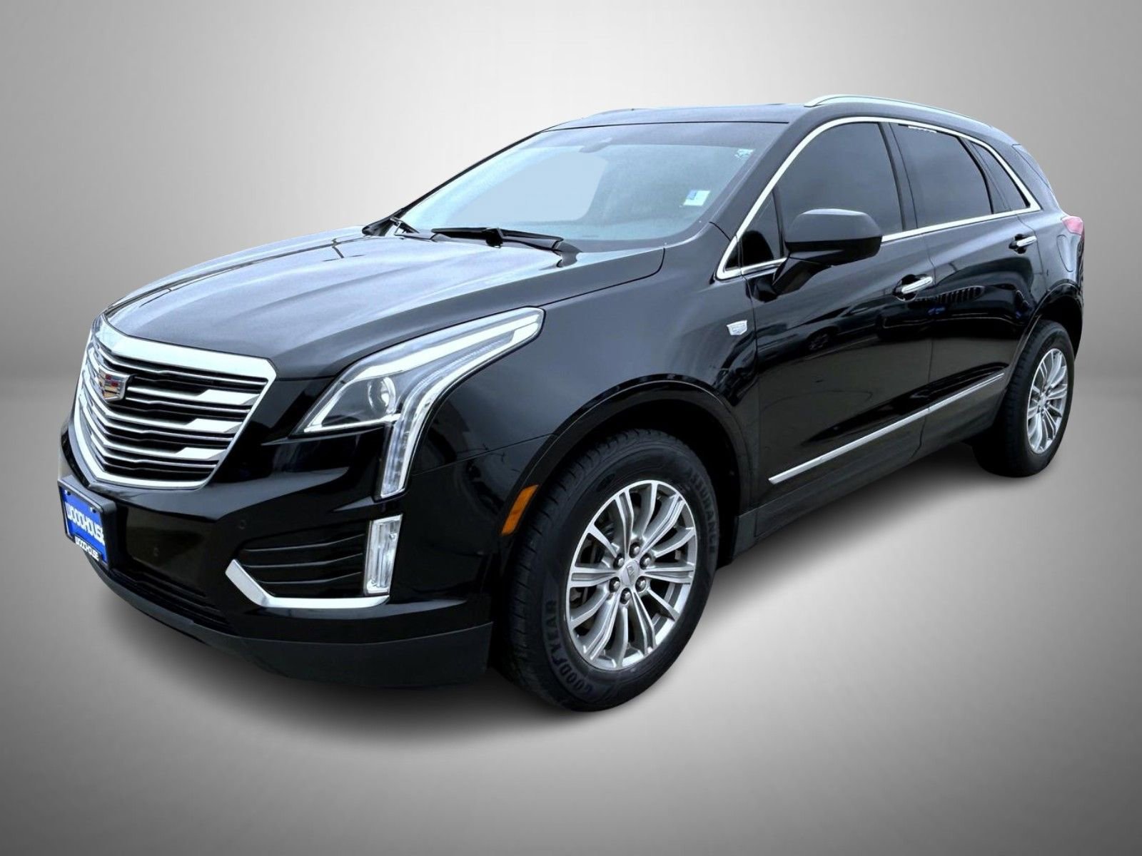 Used 2017 Cadillac XT5 Luxury w/ Driver Awareness Package image 1