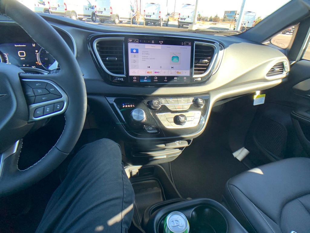New 2026 Chrysler Voyager LX FWD image 17