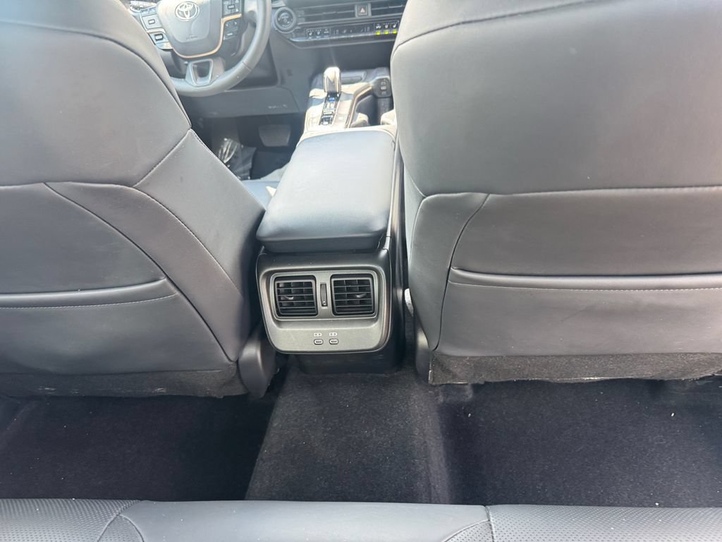 Used 2023 Toyota Crown Platinum AWD/4WD image 23