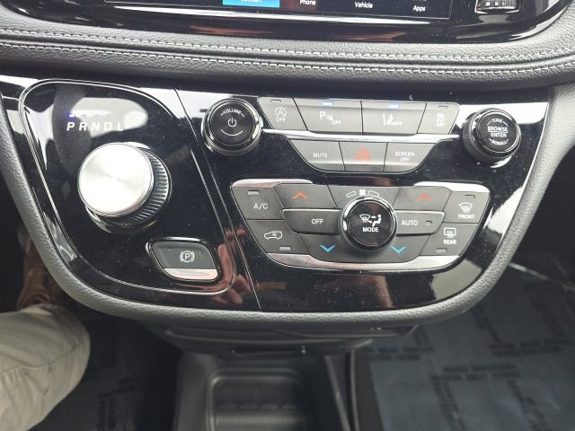 Certified 2024 Chrysler Pacifica Touring-L w/ S Appearance Package image 22