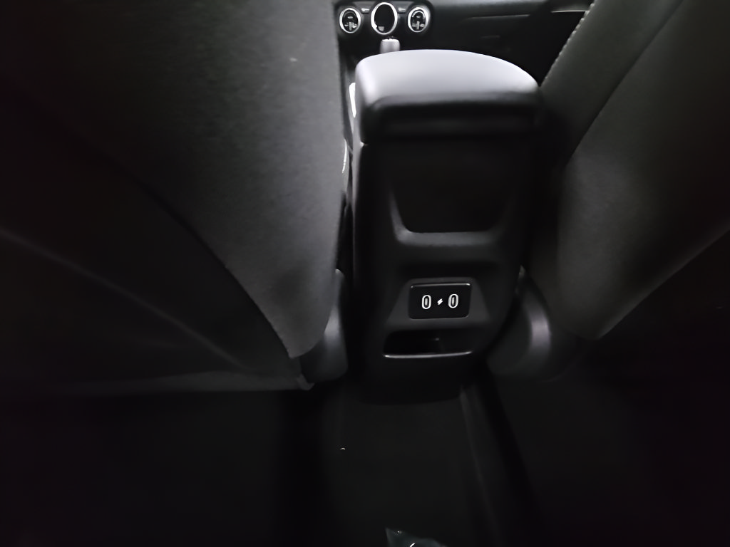 New 2026 Hyundai Venue SEL FWD image 27