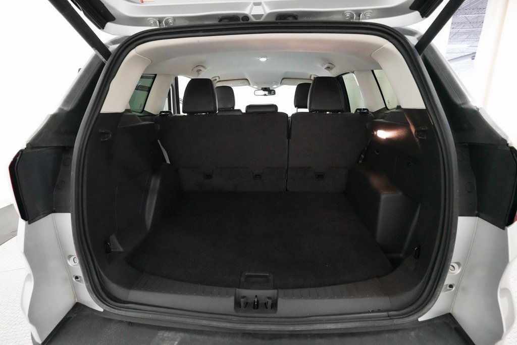 Used 2019 Ford Escape Titanium image 10