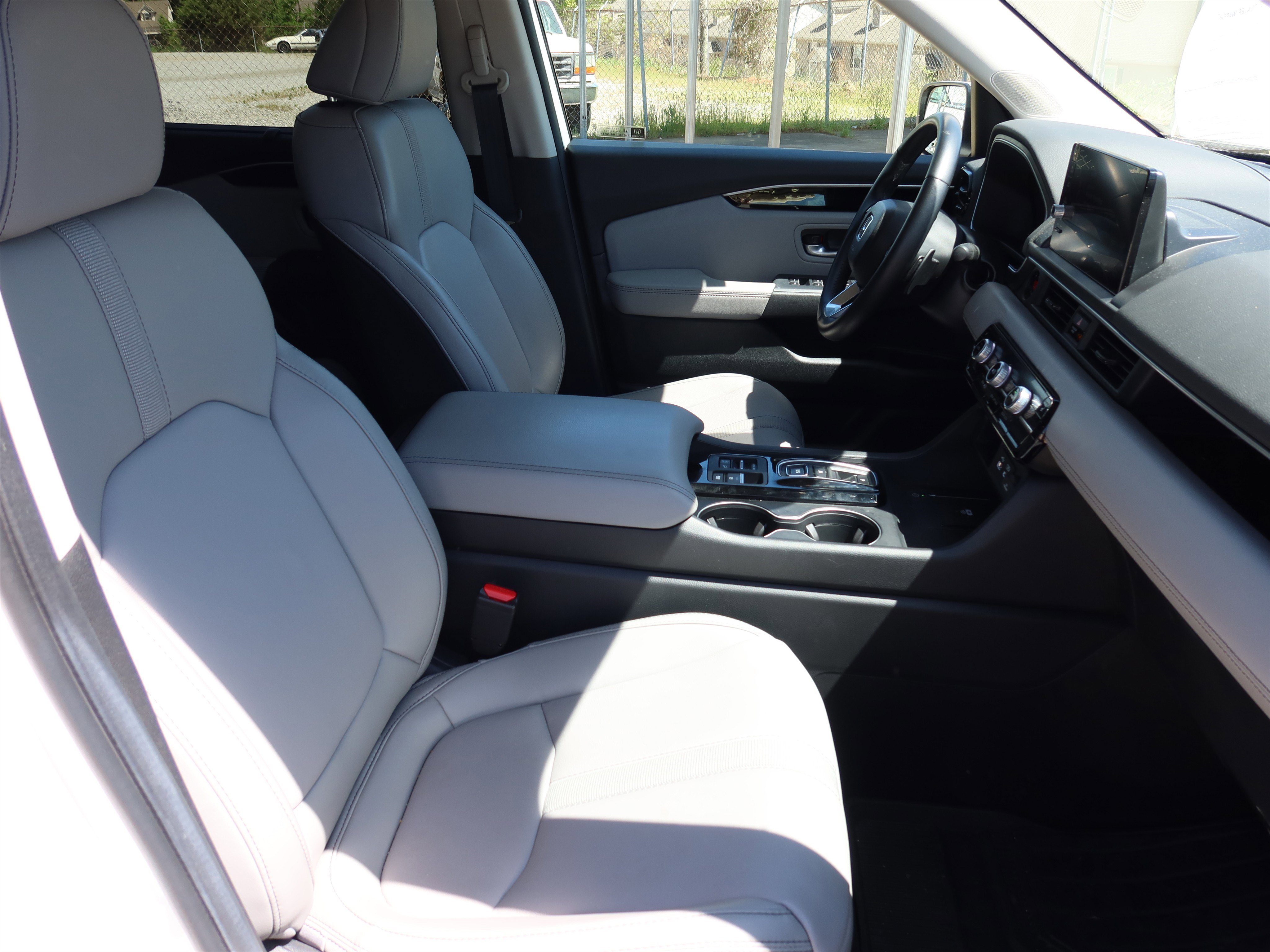 Used 2025 Honda Pilot EX-L image 12