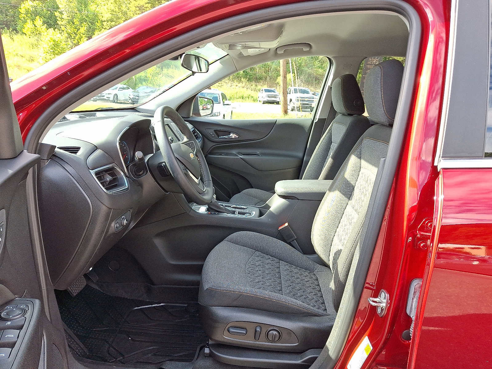 Used 2023 Chevrolet Equinox LT image 15