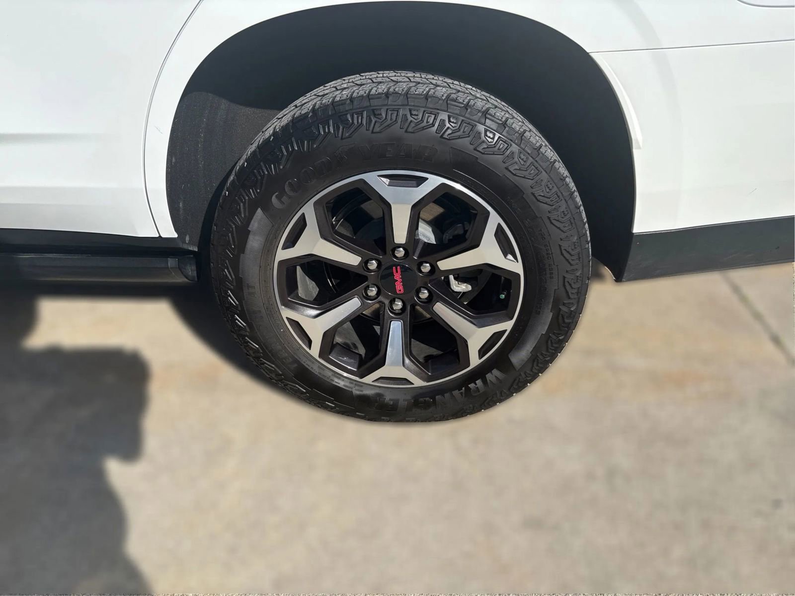 Used 2025 GMC Yukon AT4 Ultimate AWD/4WD image 14