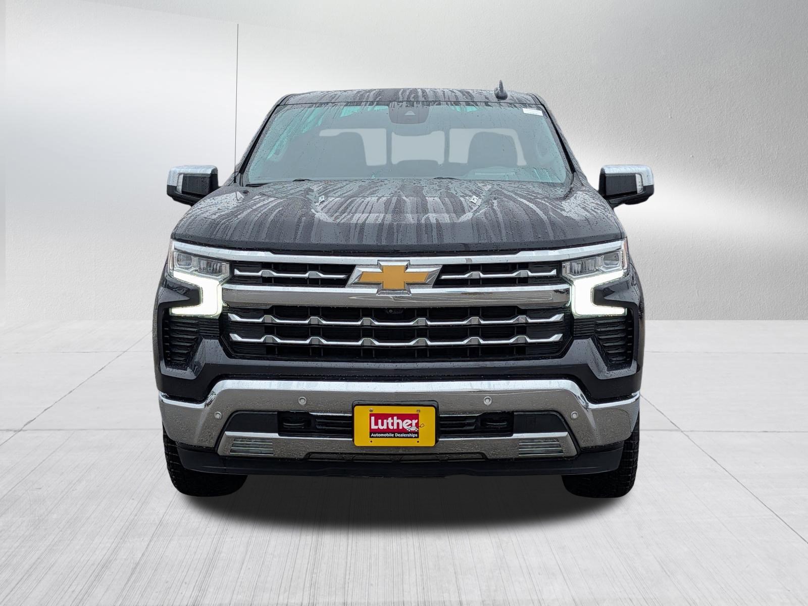 Used 2022 Chevrolet Silverado 1500 LTZ w/ LTZ Premium Package AWD/4WD image 2