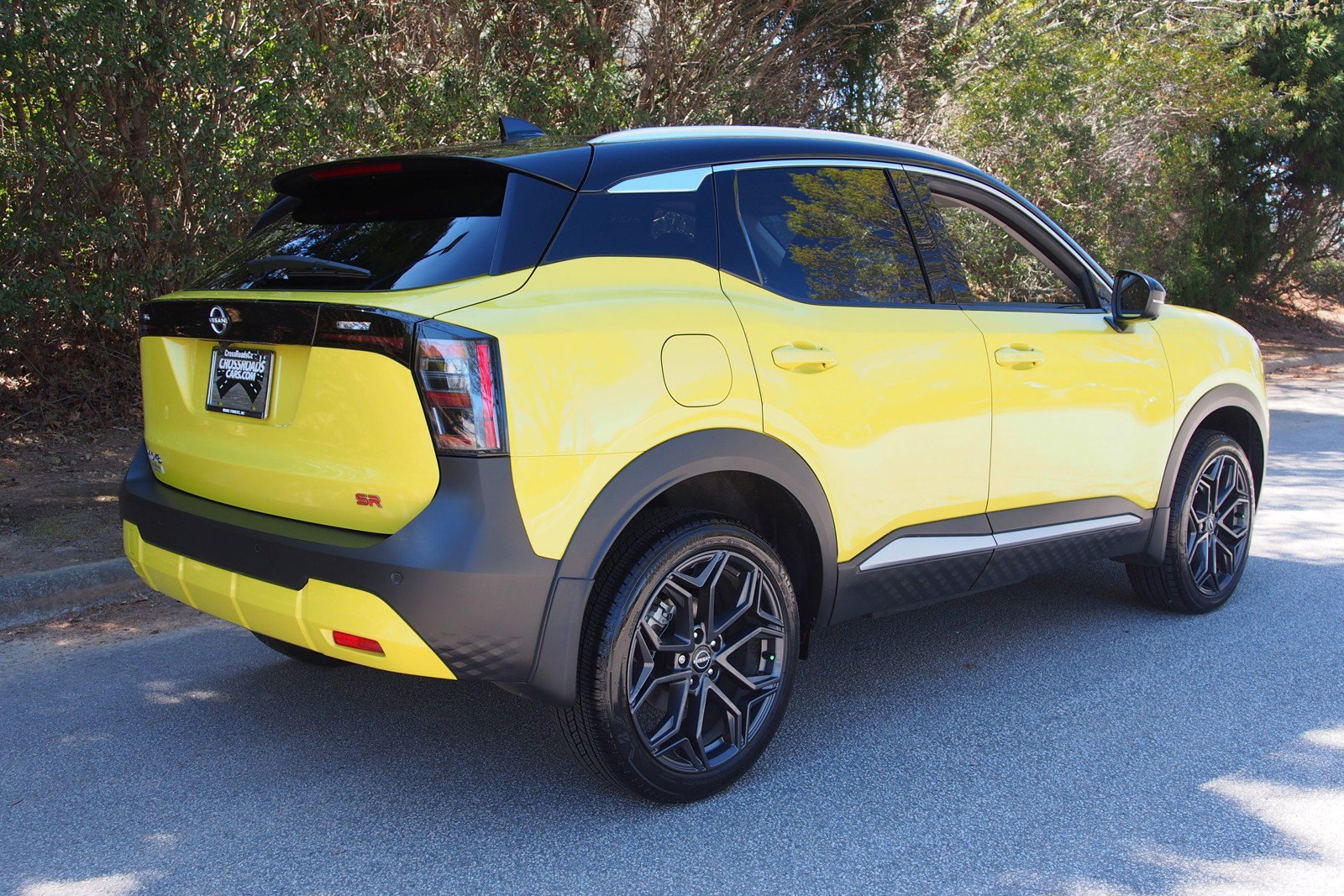 Used 2025 Nissan Kicks SR image 7